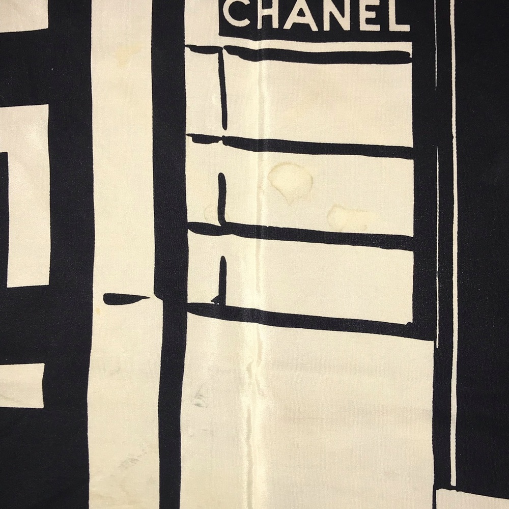 Chanel Black and White Scarf - Picture 5 of 6